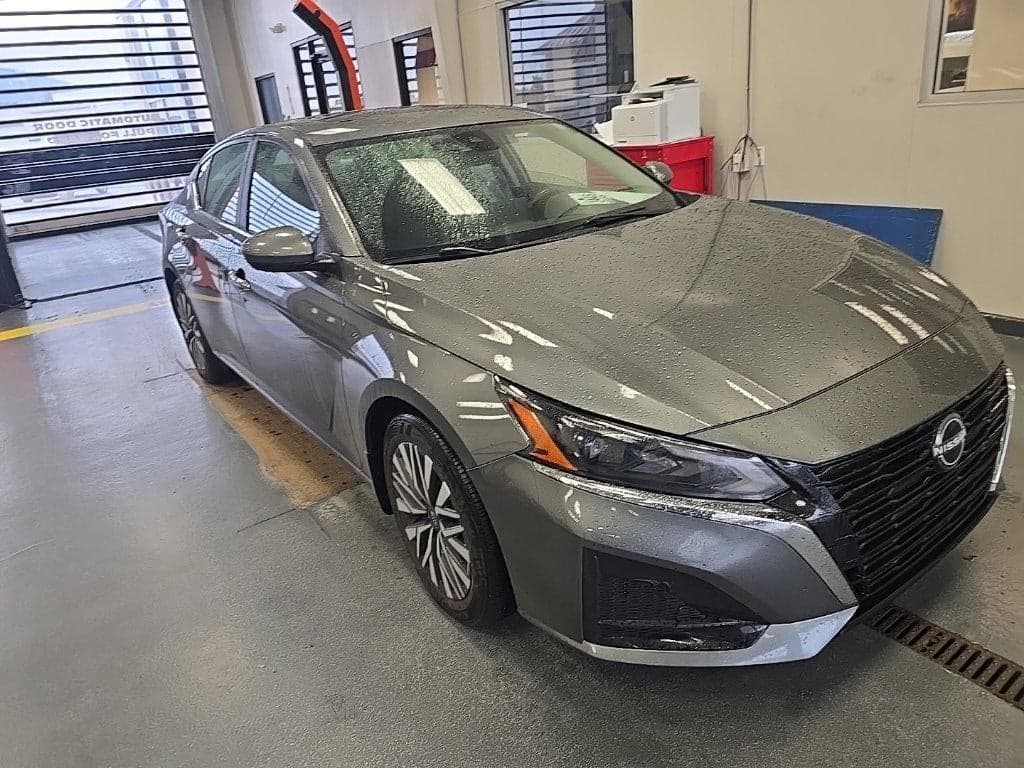 2024 Nissan Altima 2.5 SV — photo 1 of 25