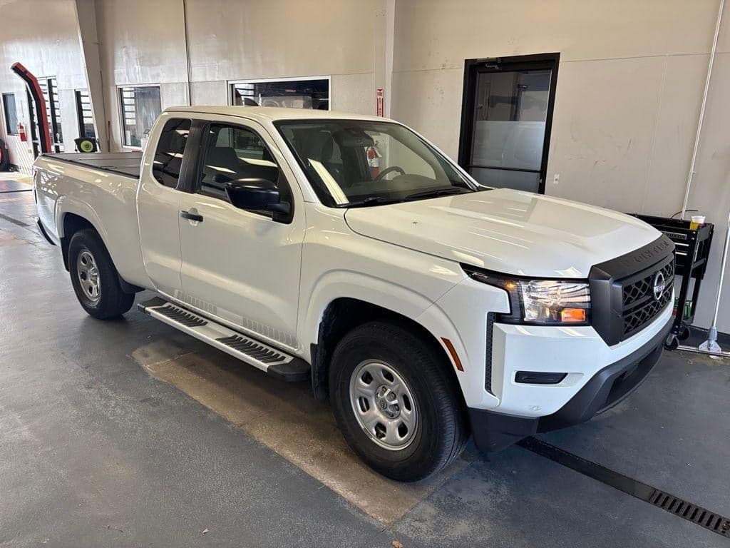2023 Nissan Frontier S — photo 1 of 29
