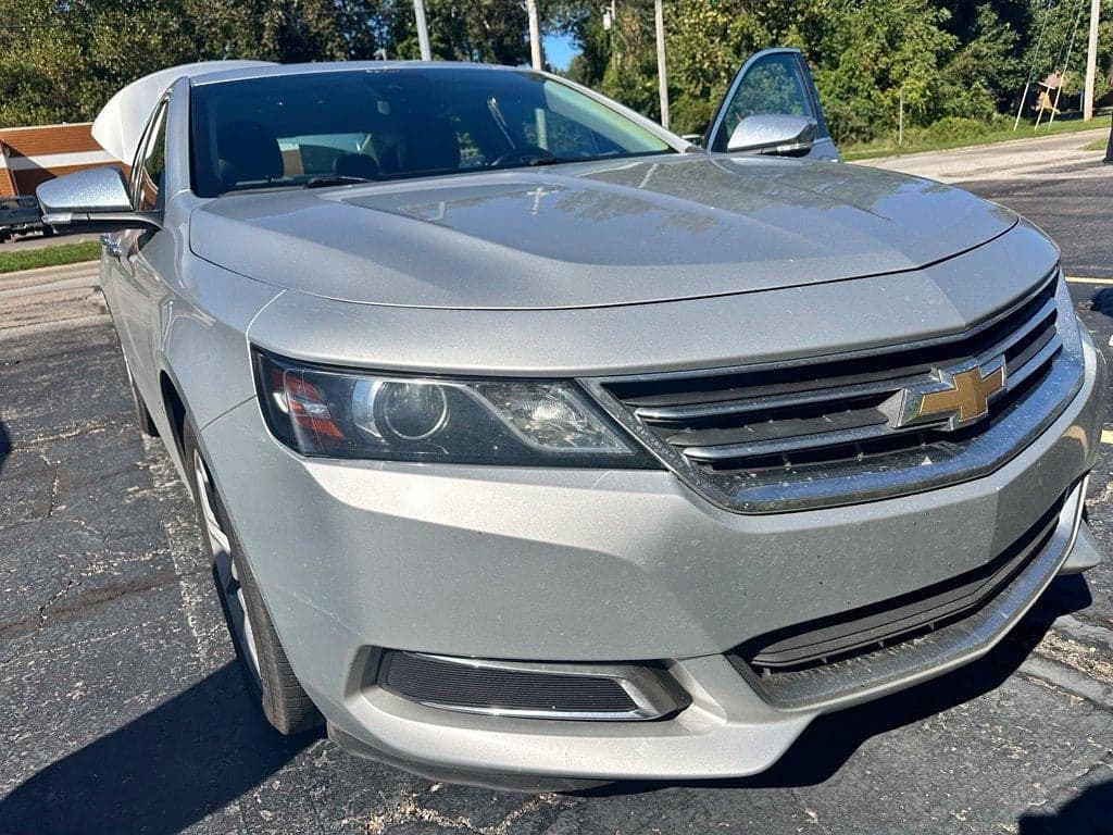 2017 Chevrolet Impala LT — photo 1 of 32