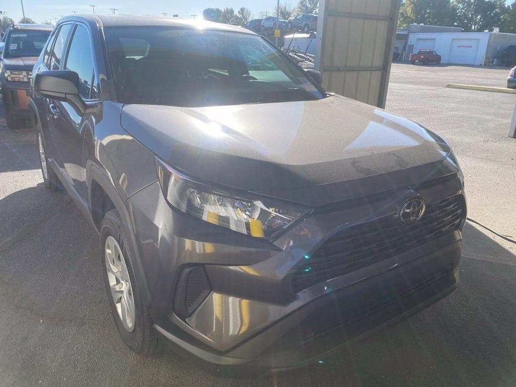 2022 Toyota RAV4 LE — photo 1 of 5