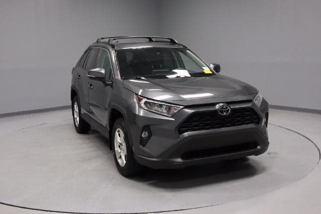 2020 Toyota RAV4 XLE — photo 1 of 29