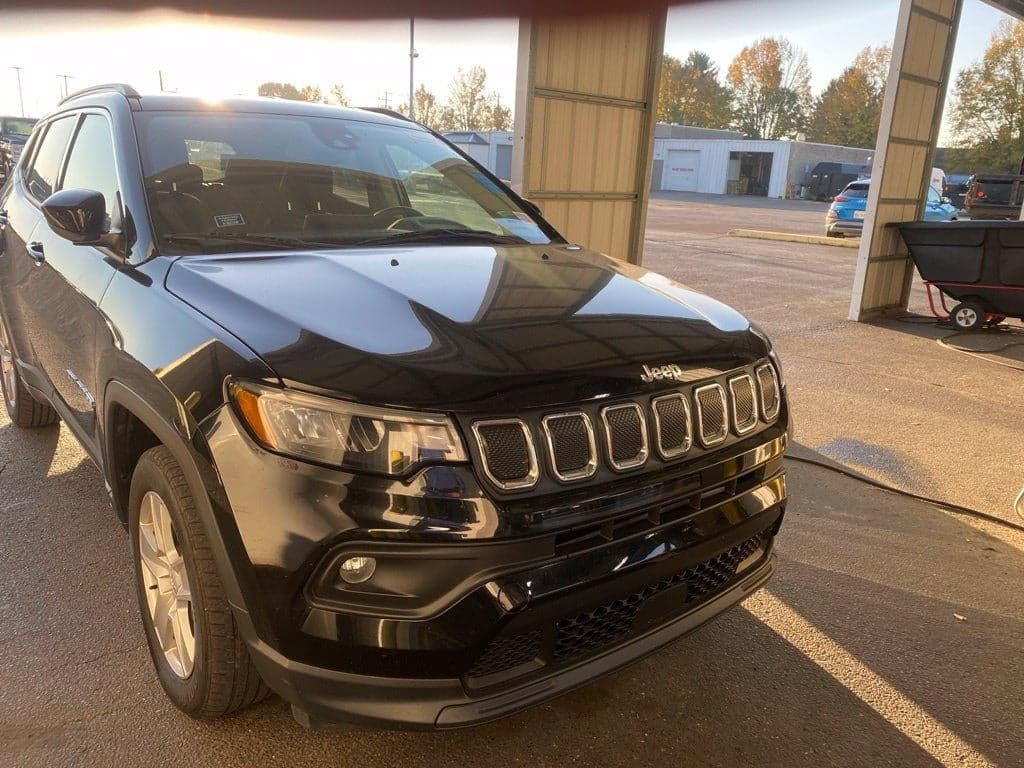 2022 Jeep Compass Latitude — photo 1 of 5