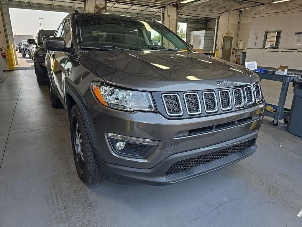 2019 Jeep Compass Latitude — photo 1 of 30
