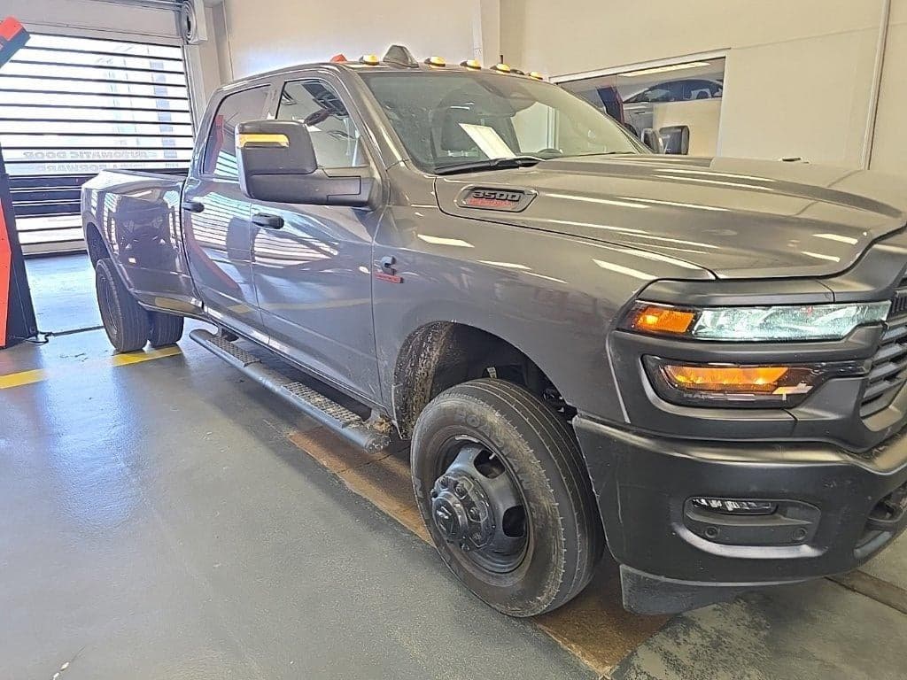 2025 RAM 3500 Tradesman — photo 1 of 5