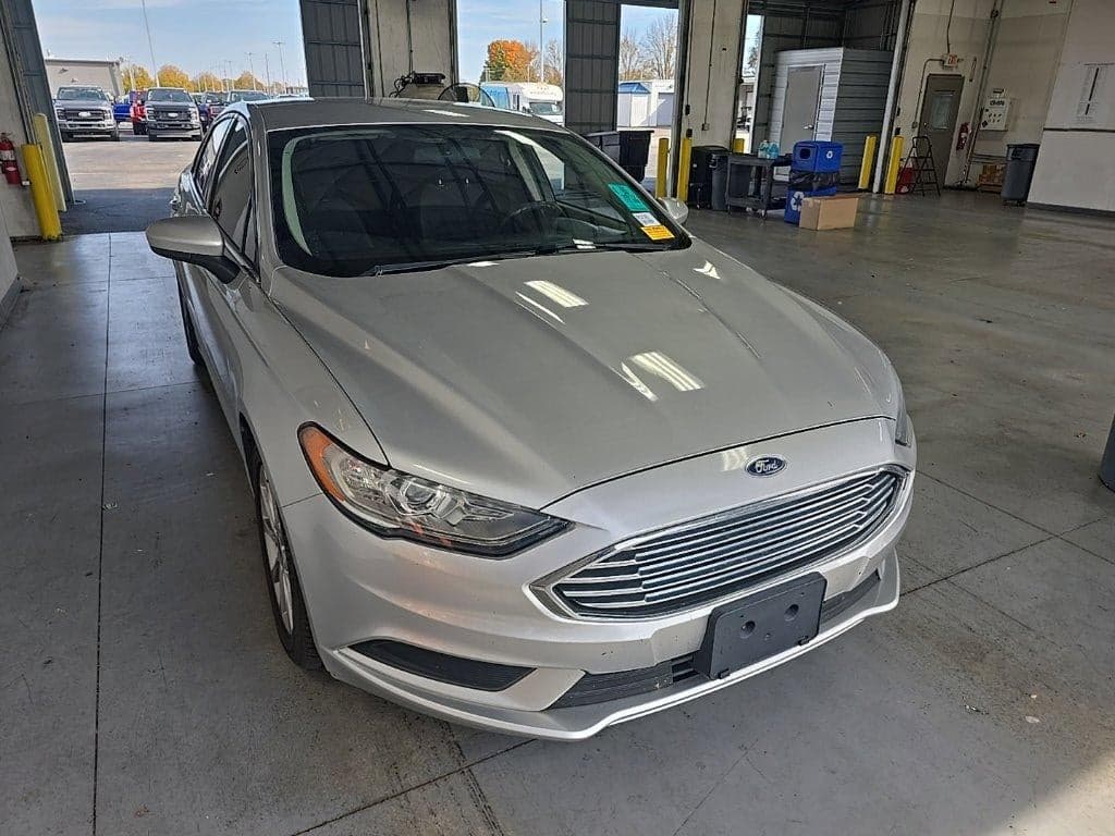 2017 Ford Fusion SE — photo 1 of 5