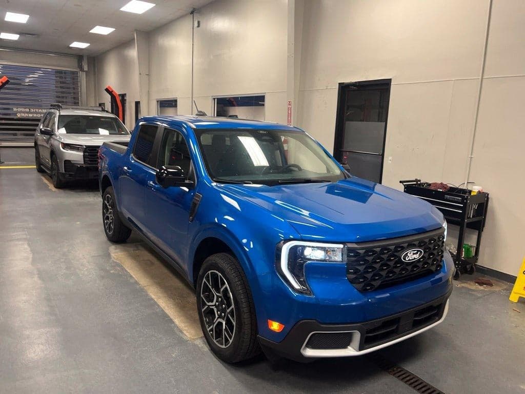 2026 Ford Maverick LARIAT — photo 1 of 30
