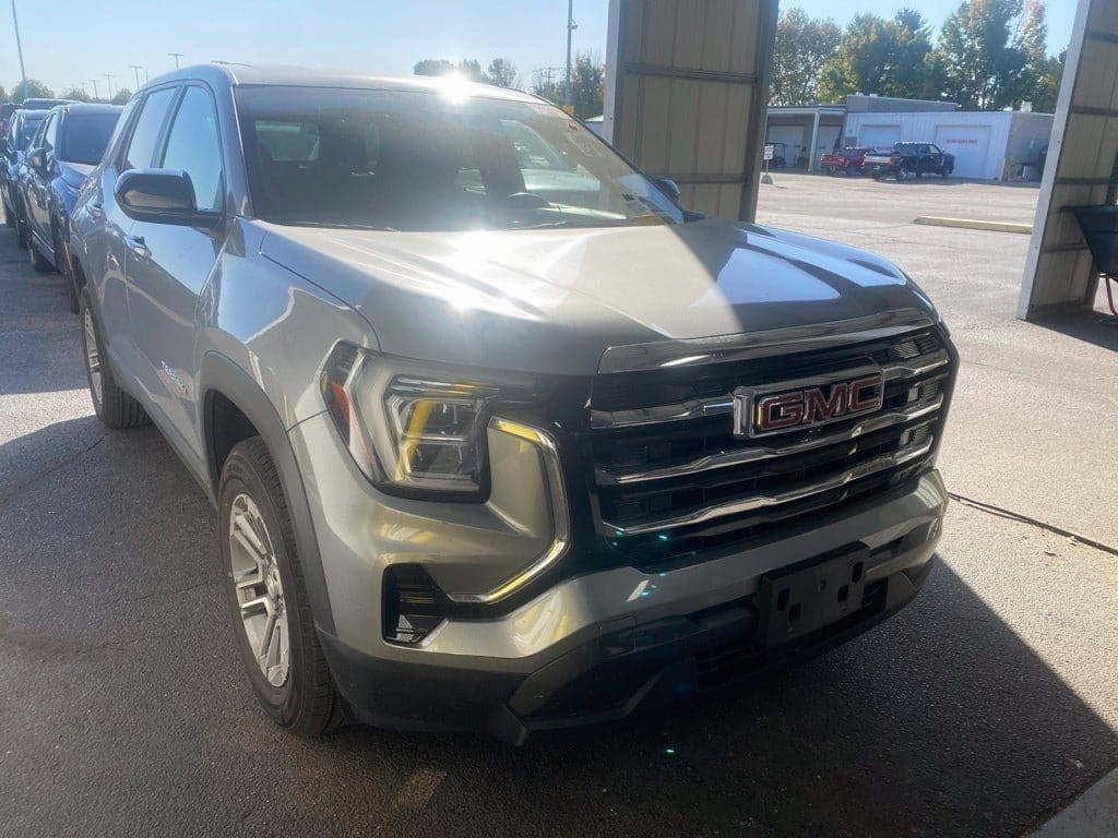 2025 GMC Terrain FWD Elevation — photo 1 of 5