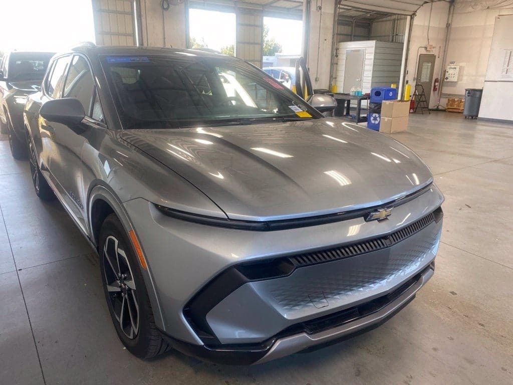 2024 Chevrolet Equinox EV LT — photo 1 of 5