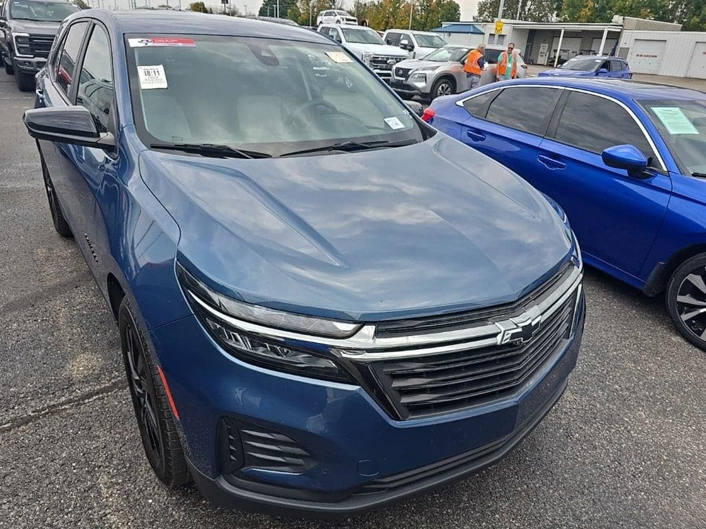 2024 Chevrolet Equinox LS — photo 1 of 5