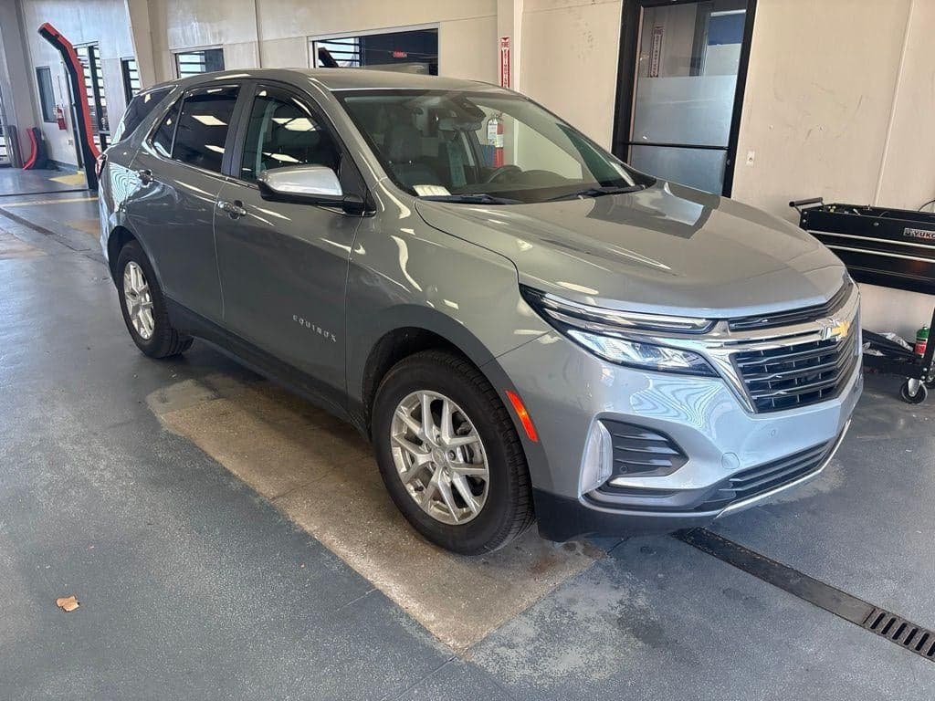 2023 Chevrolet Equinox LT — photo 1 of 27