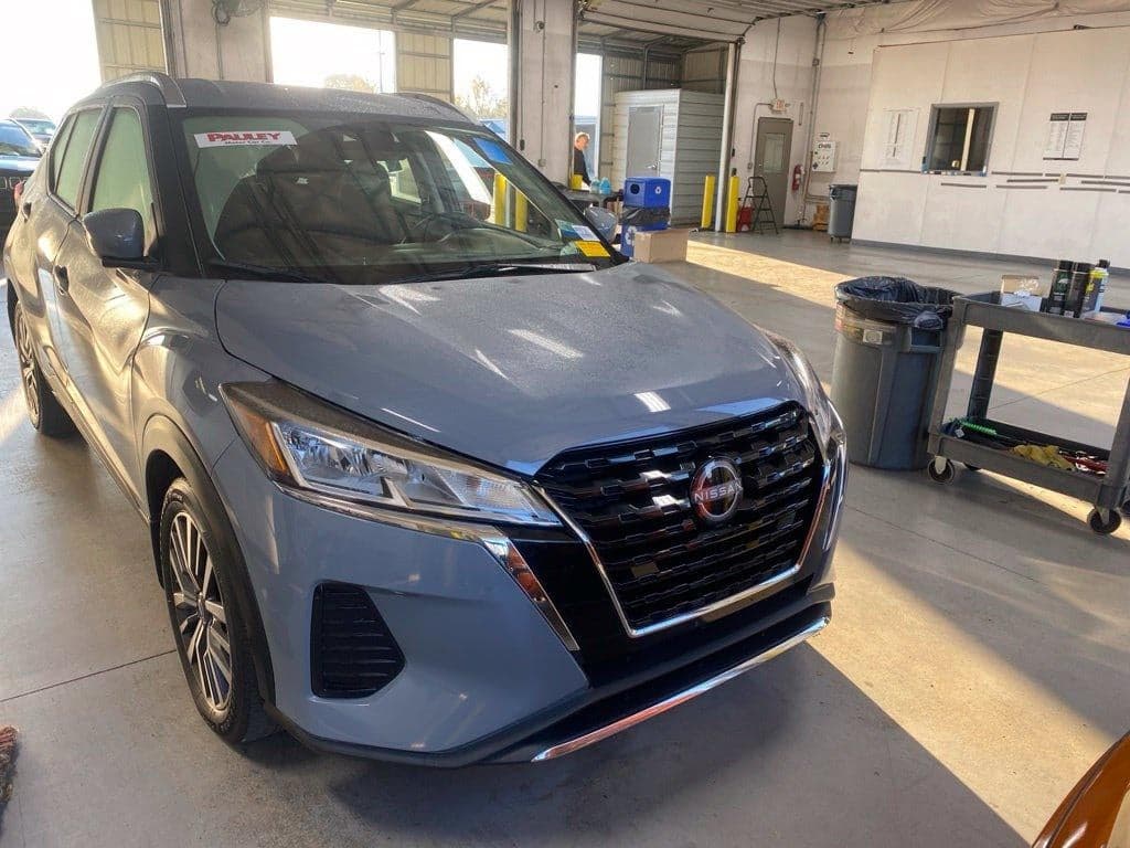 2023 Nissan Kicks SV — photo 1 of 5