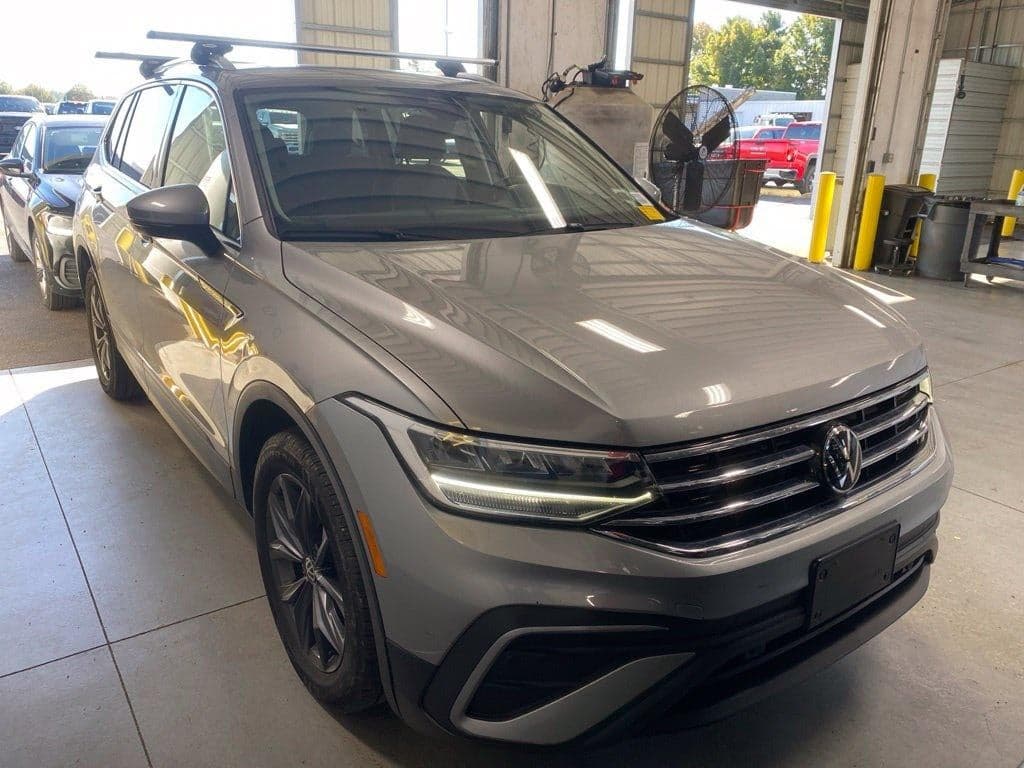 2022 Volkswagen Tiguan Base — photo 1 of 5