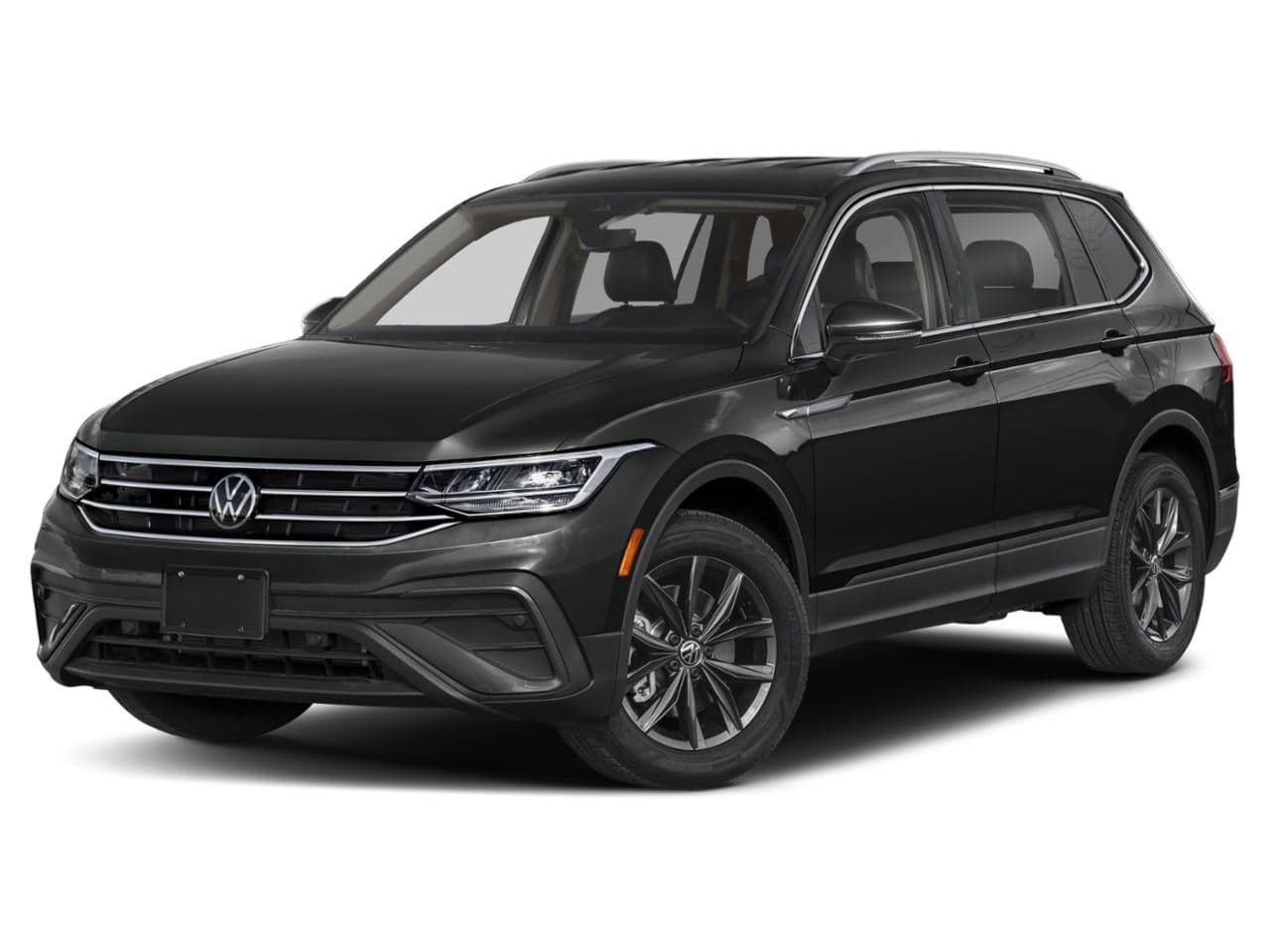 2022 Volkswagen Tiguan SE — photo 1 of 19