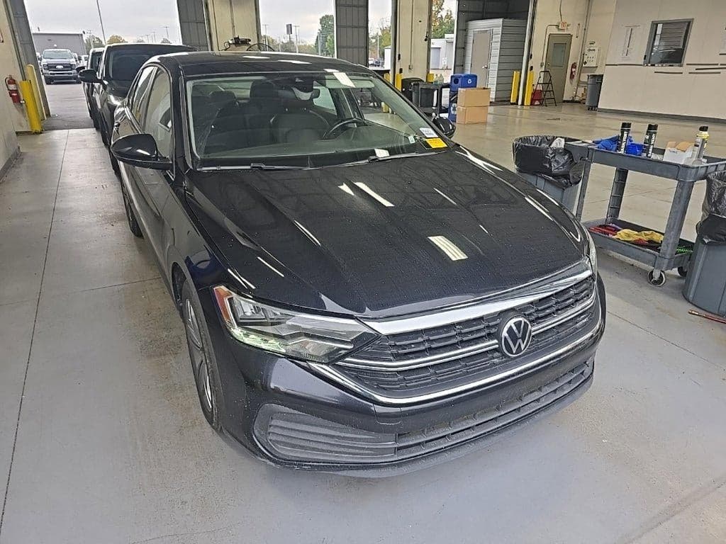 2024 Volkswagen Jetta SE — photo 1 of 5