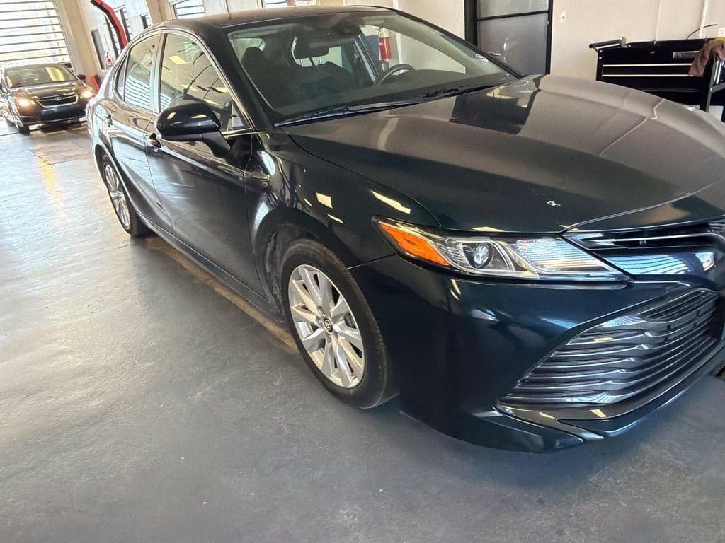 2019 Toyota Camry LE — photo 1 of 30