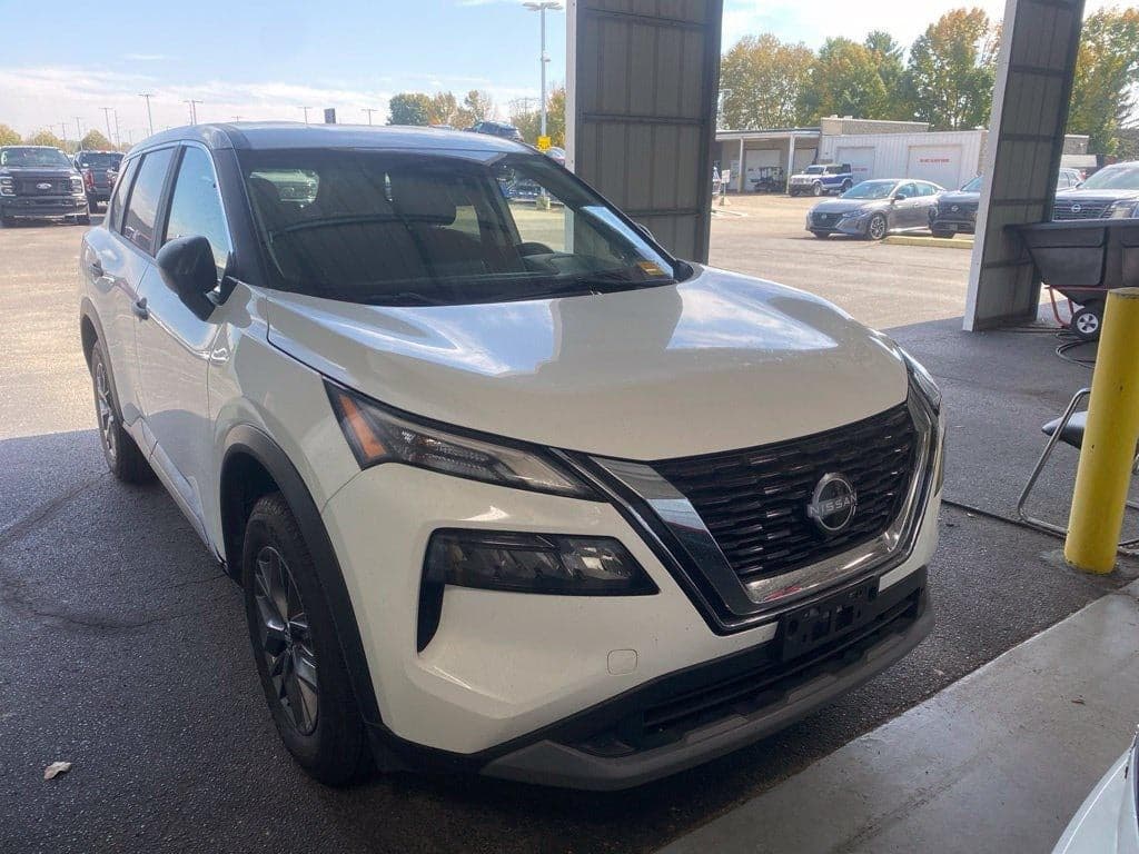 2023 Nissan Rogue S — photo 1 of 5