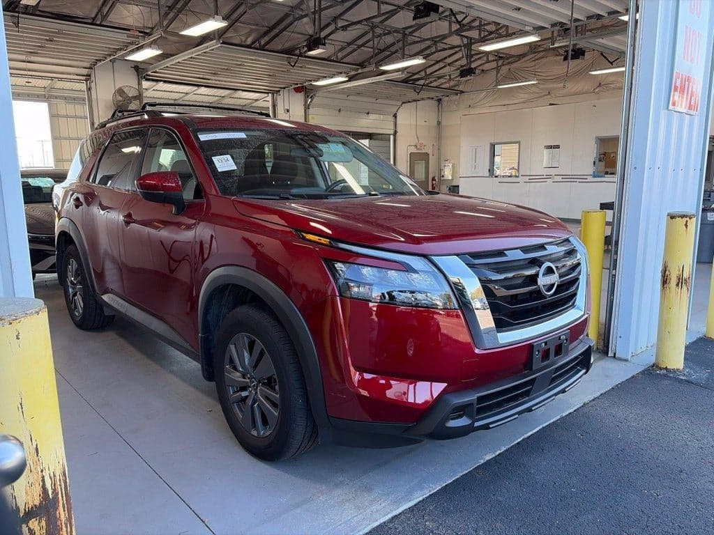2024 Nissan Pathfinder SV — photo 1 of 5