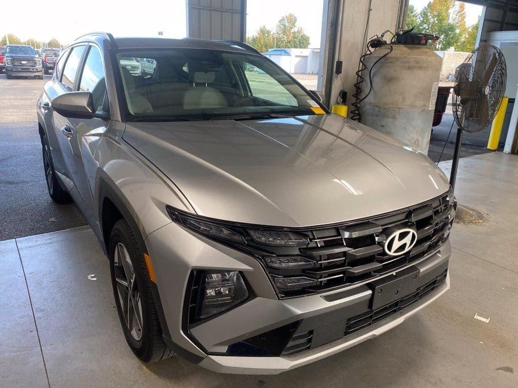 2025 Hyundai Tucson SEL — photo 1 of 5