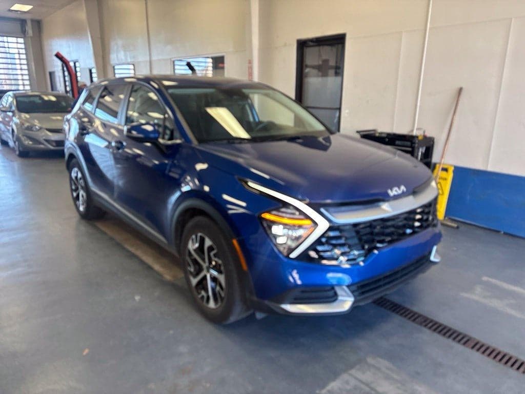 2024 Kia Sportage EX — photo 1 of 5