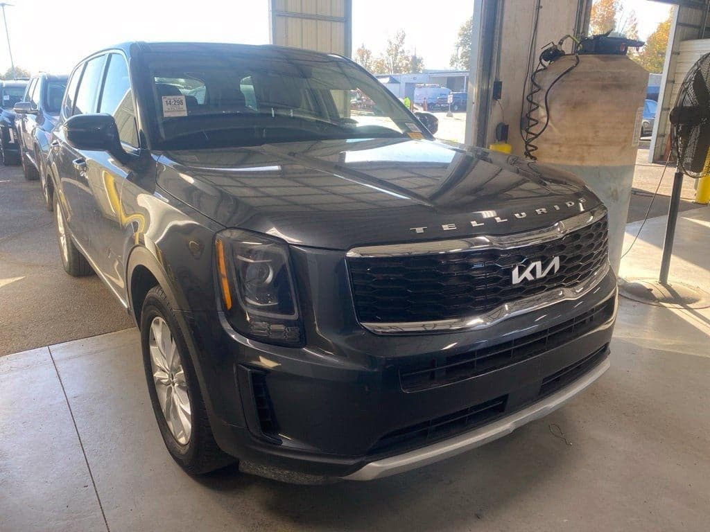 2022 Kia Telluride LX — photo 1 of 5