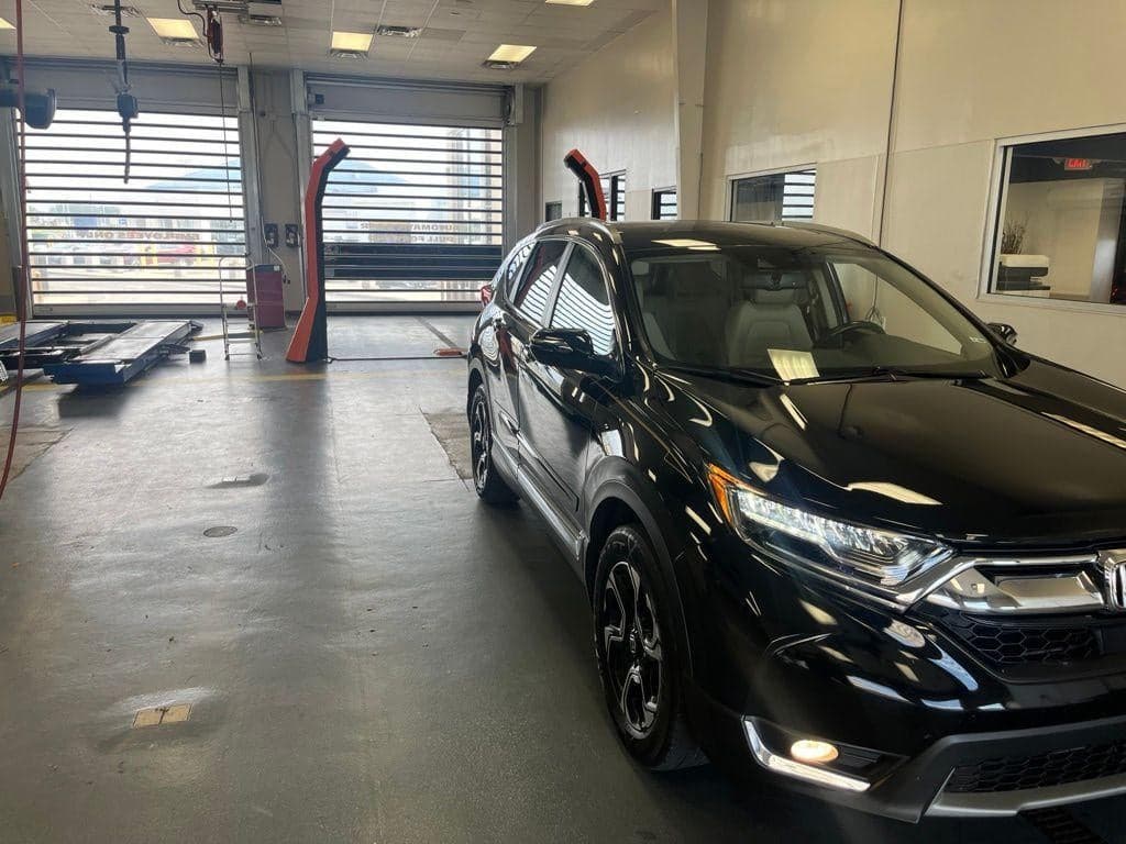 2018 Honda CR-V Touring — photo 1 of 29