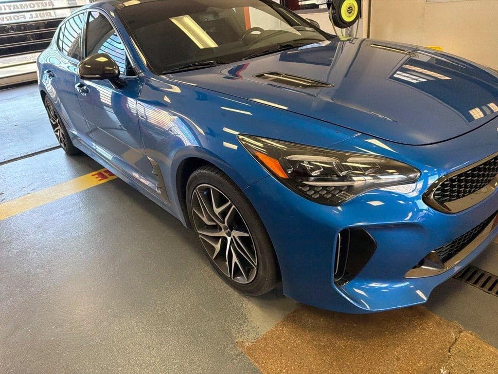 2022 Kia Stinger GT-Line — photo 1 of 29