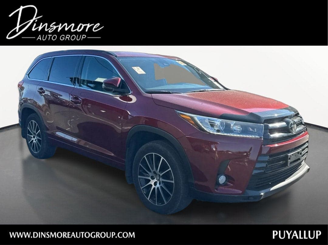 2017 Toyota Highlander Base — photo 1 of 5