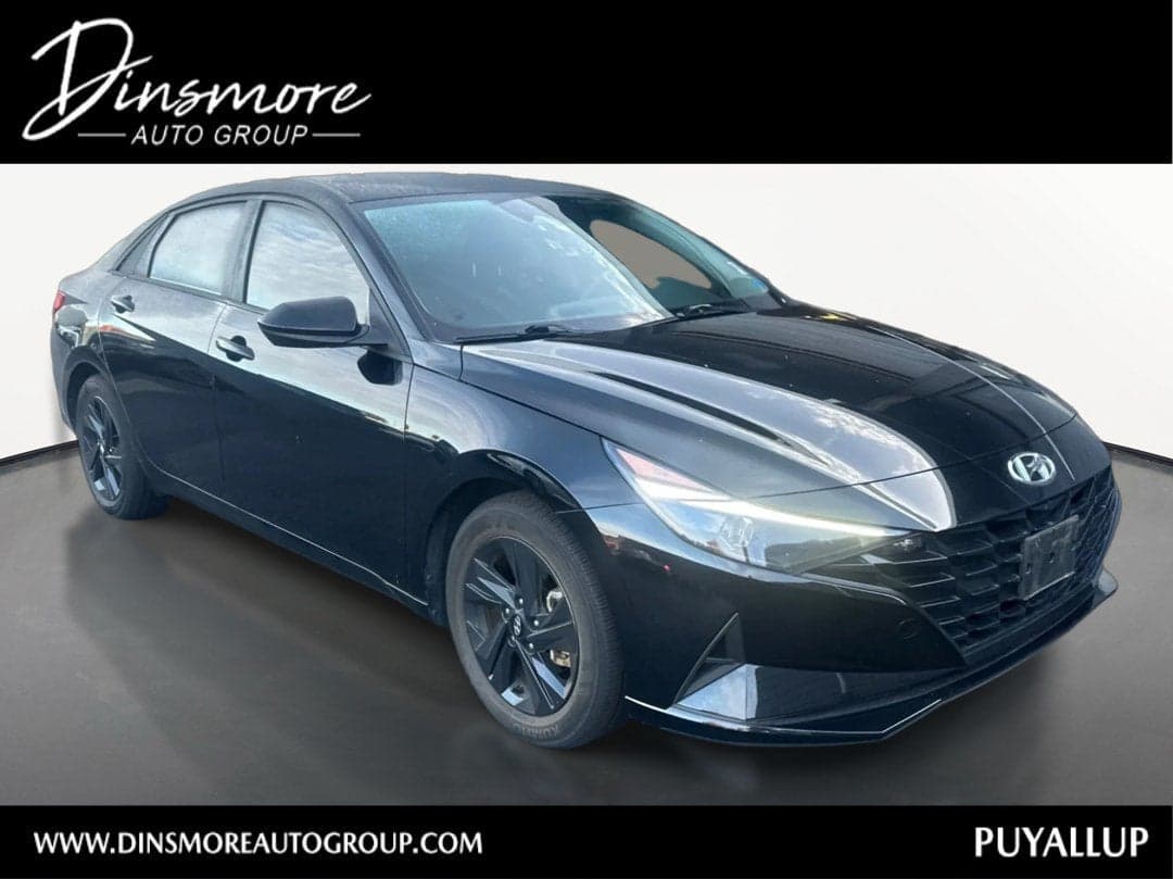 2023 Hyundai Elantra SEL — photo 1 of 19