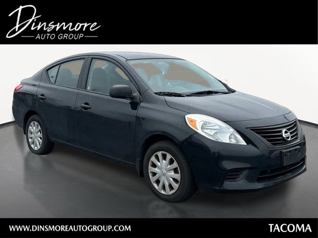 2014 Nissan Versa S — photo 1 of 20