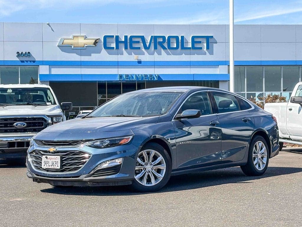 2025 Chevrolet Malibu 1LT — photo 1 of 10