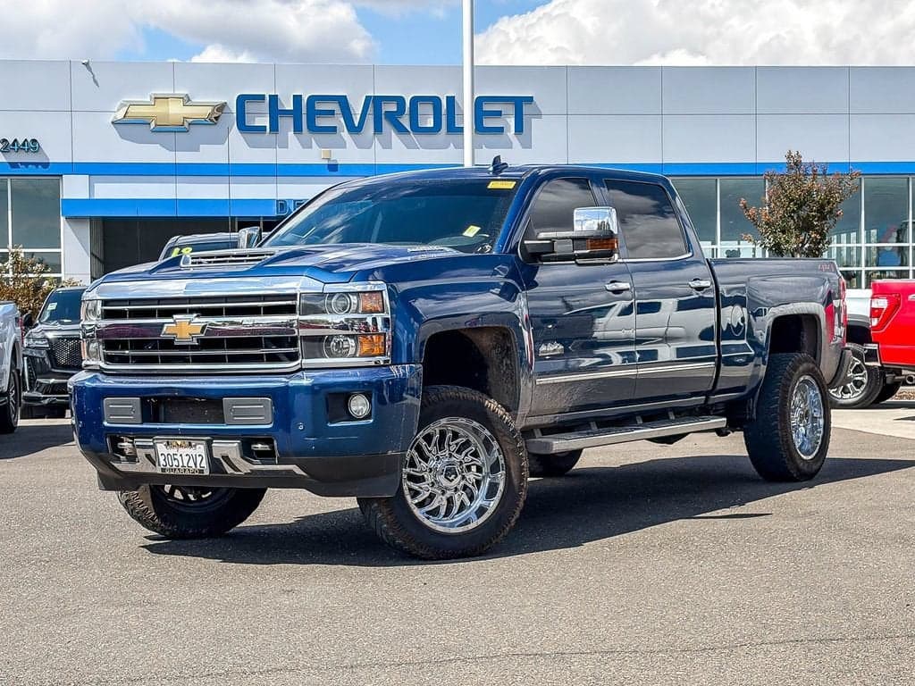 2019 Chevrolet Silverado 2500HD High Country — photo 1 of 10