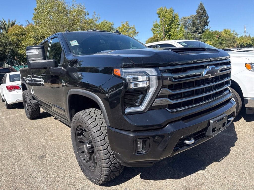 2024 Chevrolet Silverado 3500HD High Country — photo 1 of 3