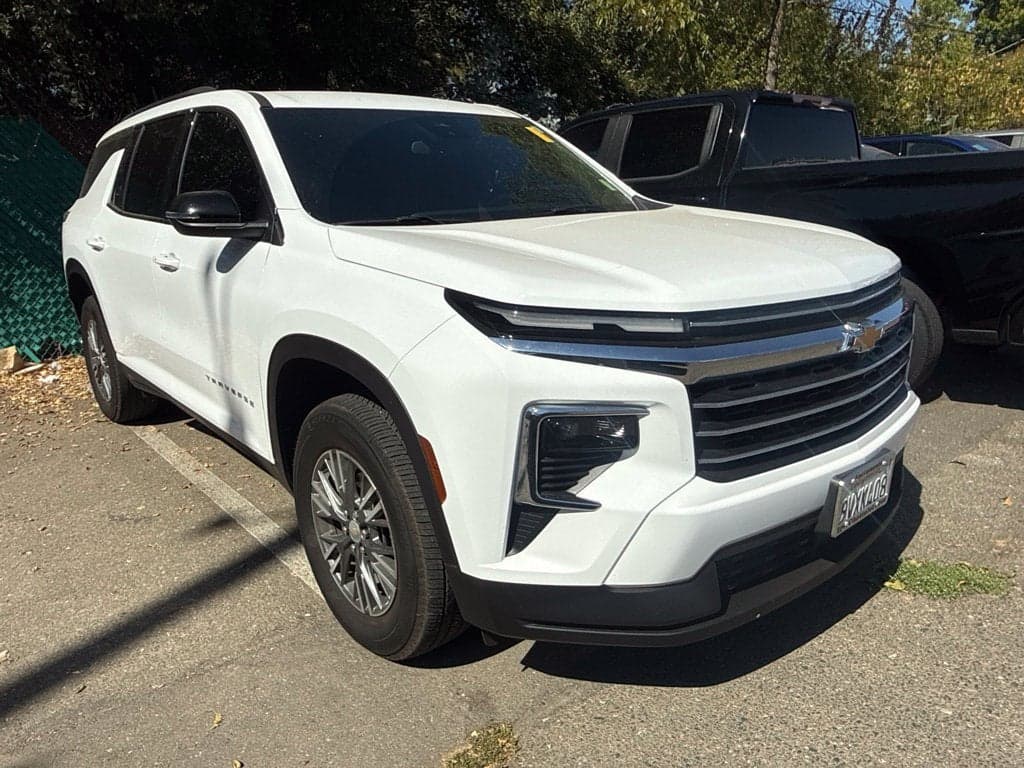 2026 Chevrolet Traverse AWD LT — photo 1 of 3