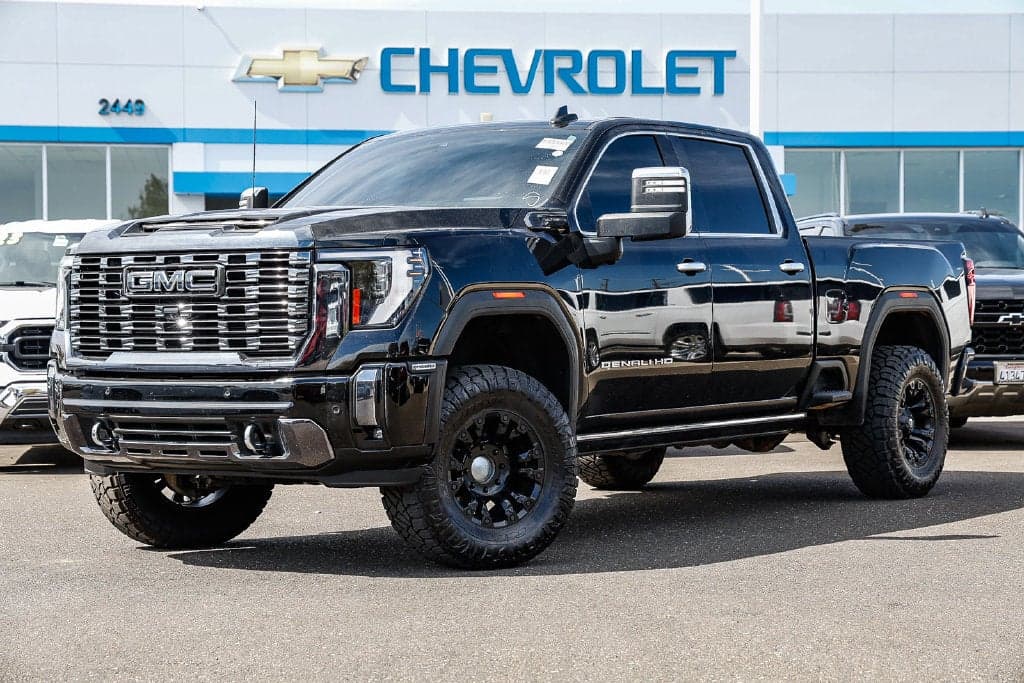 2024 GMC Sierra 2500HD Denali Ultimate — photo 1 of 12