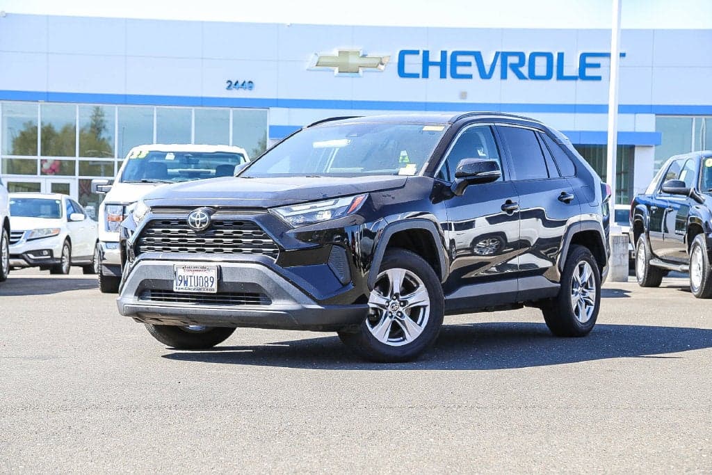 2022 Toyota RAV4 XLE — photo 1 of 5