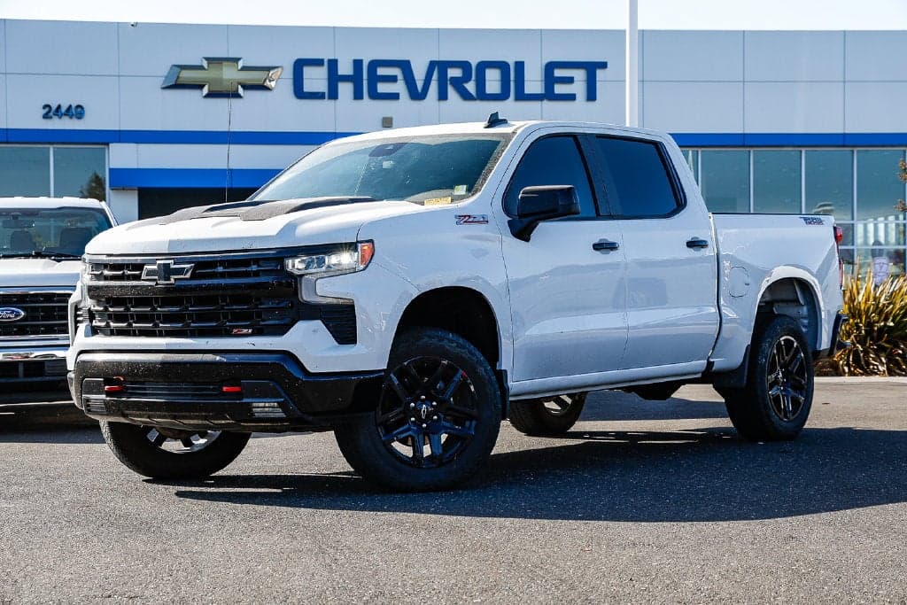 2025 Chevrolet Silverado 1500 LT Trail Boss — photo 1 of 5