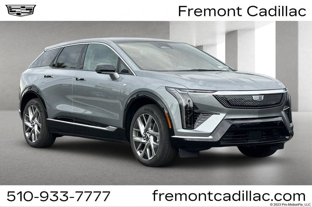 2027 Cadillac OPTIQ Premium Luxury — photo 1 of 31