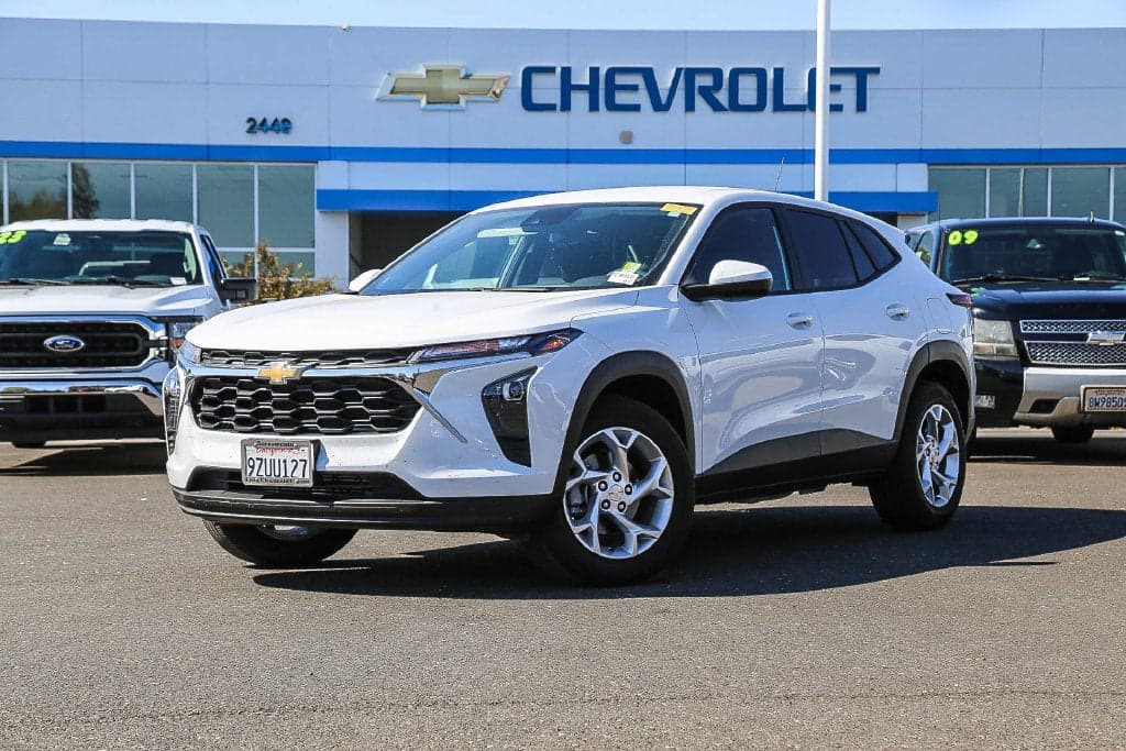 2026 Chevrolet Trax LS — photo 1 of 5