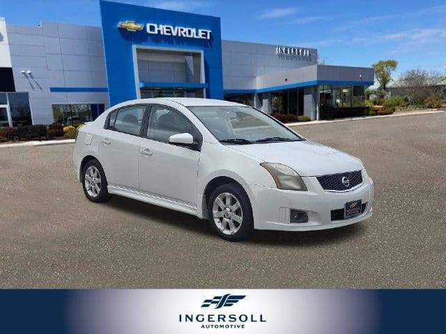 2011 Nissan Sentra 2.0 SR — photo 1 of 3