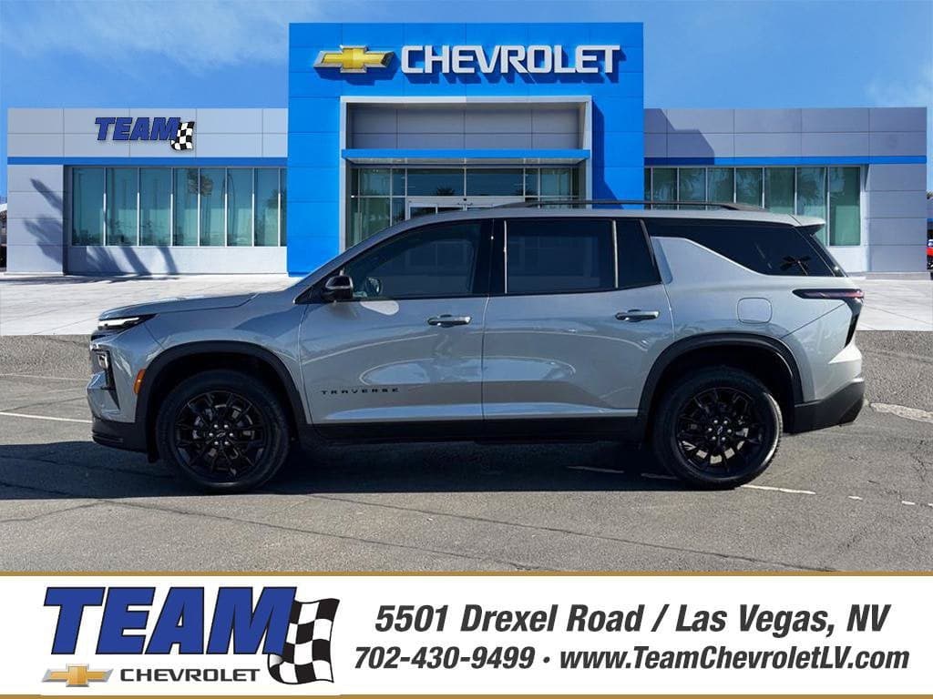2026 Chevrolet Traverse FWD LT — photo 1 of 25