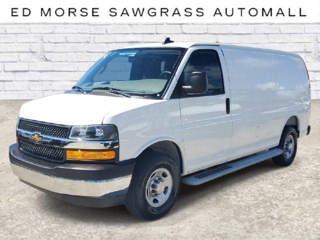 2025 Chevrolet Express Cargo Van Base — photo 1 of 2