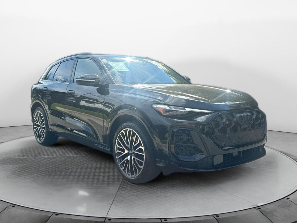 2025 Audi SQ5 Prestige — photo 1 of 5