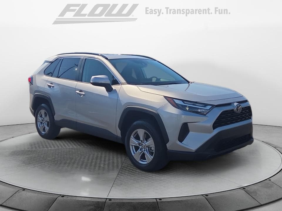2025 Toyota RAV4 XLE — photo 1 of 5