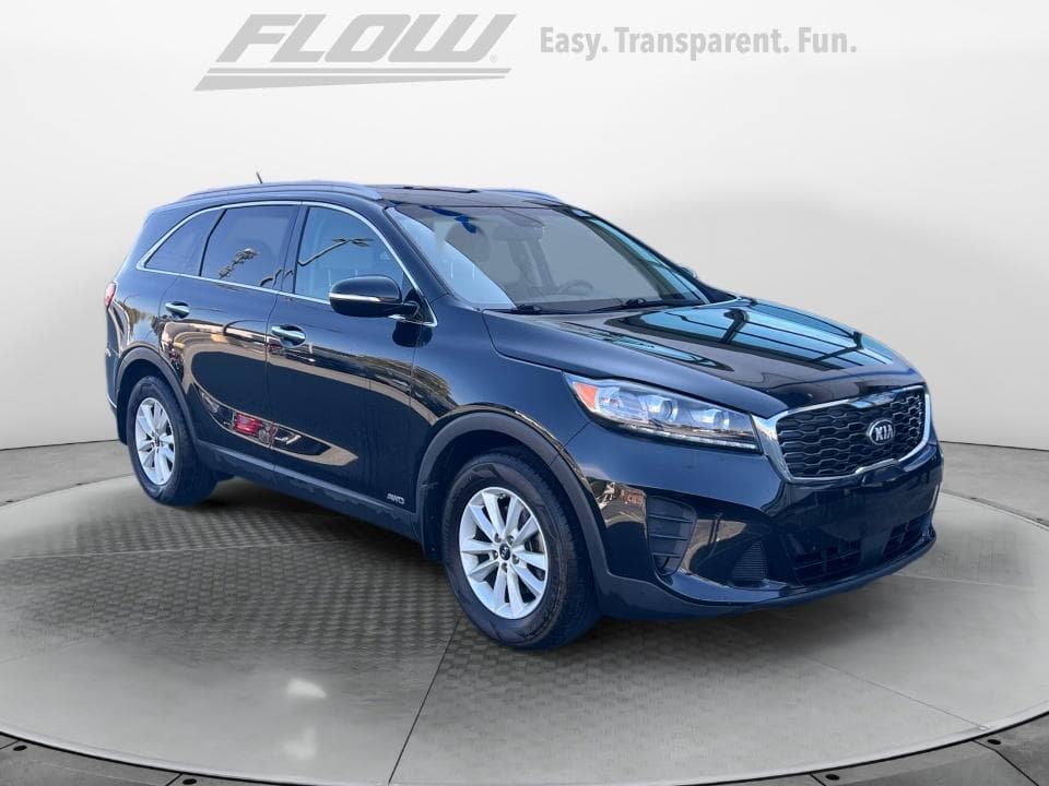 2020 Kia Sorento LX — photo 1 of 5