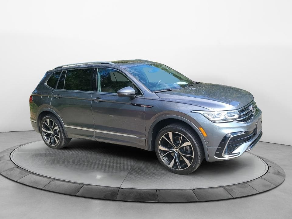 2022 Volkswagen Tiguan SEL R-Line — photo 1 of 5