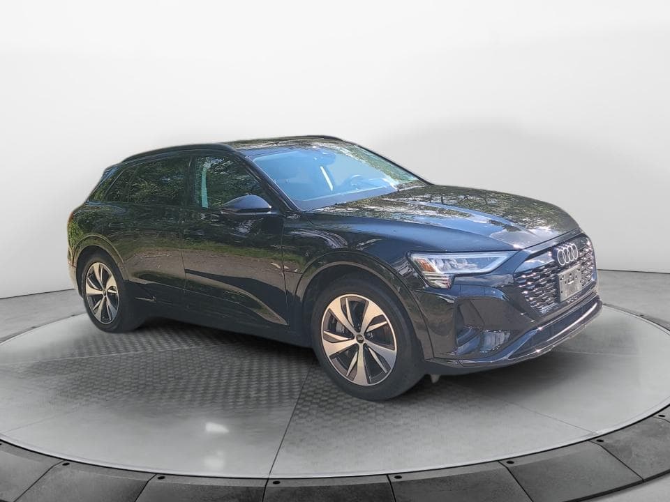 2024 Audi Q8 e-tron Premium — photo 1 of 5