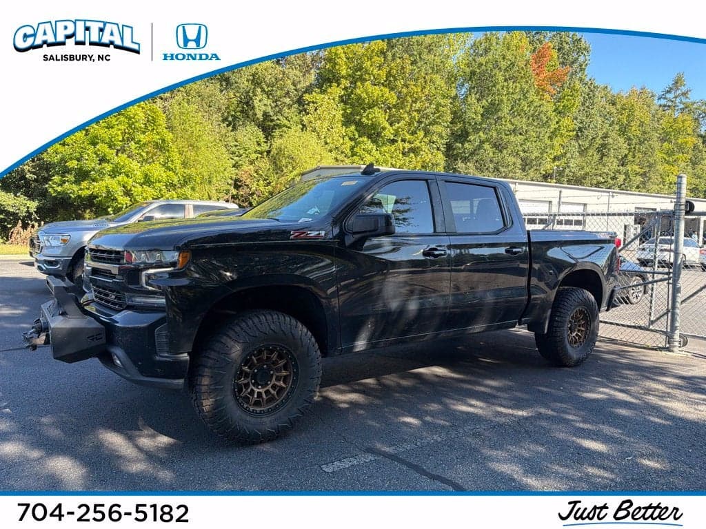 2021 Chevrolet Silverado 1500 LT Trail Boss — photo 1 of 17