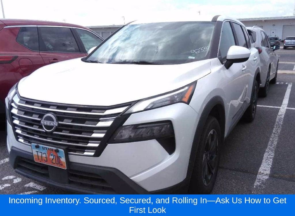 2024 Nissan Rogue SV — photo 1 of 5