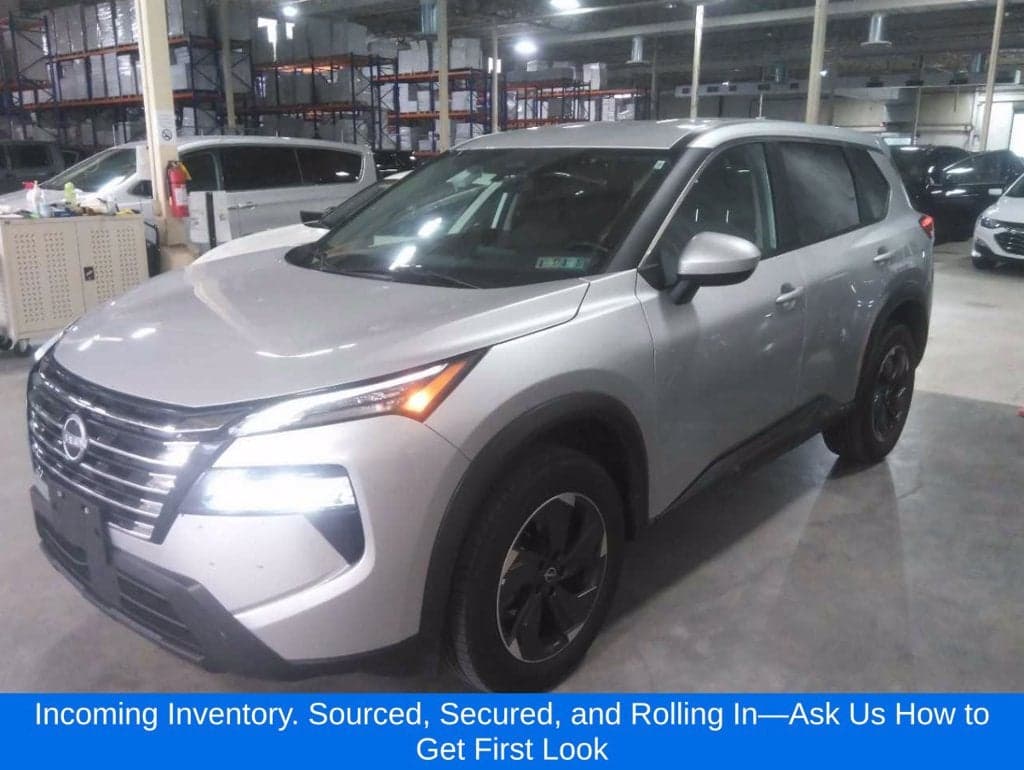 2025 Nissan Rogue SV — photo 1 of 5