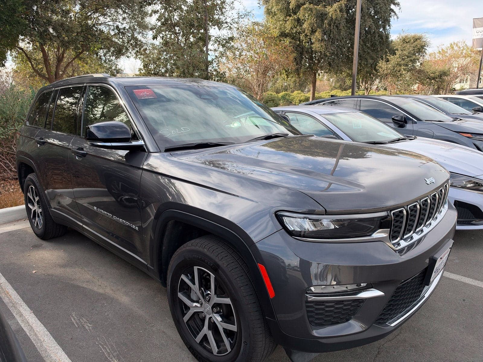 2023 Jeep Grand Cherokee Limited — photo 1 of 20